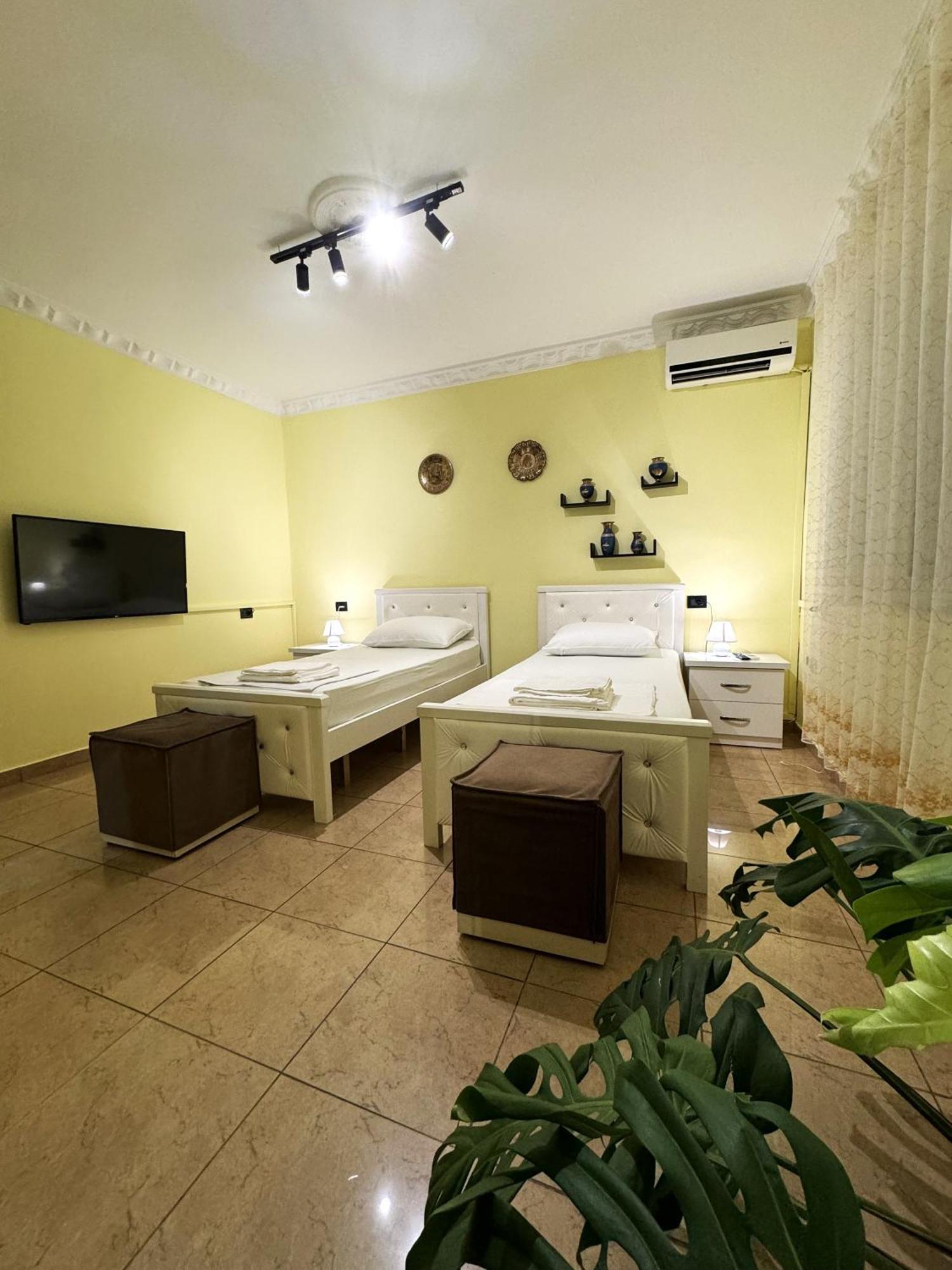 Appartement Fun House Serenity à Tirana Extérieur photo